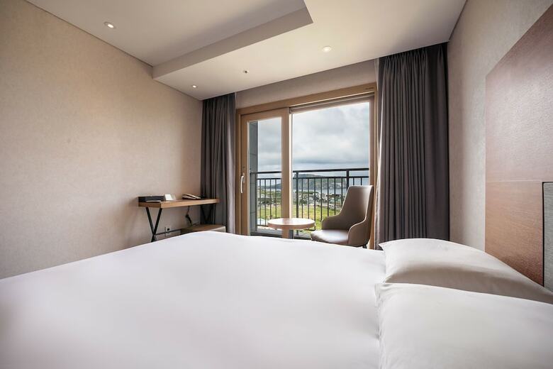 Golden Tulip Jeju Seongsan Hotel
