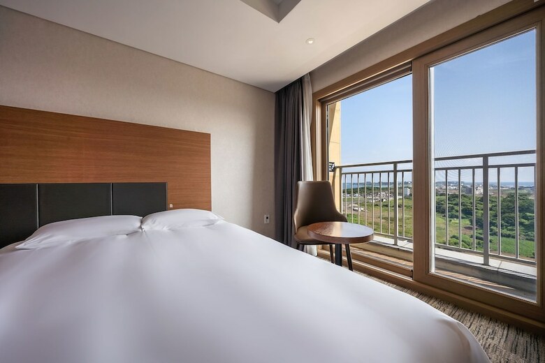 Golden Tulip Jeju Seongsan Hotel