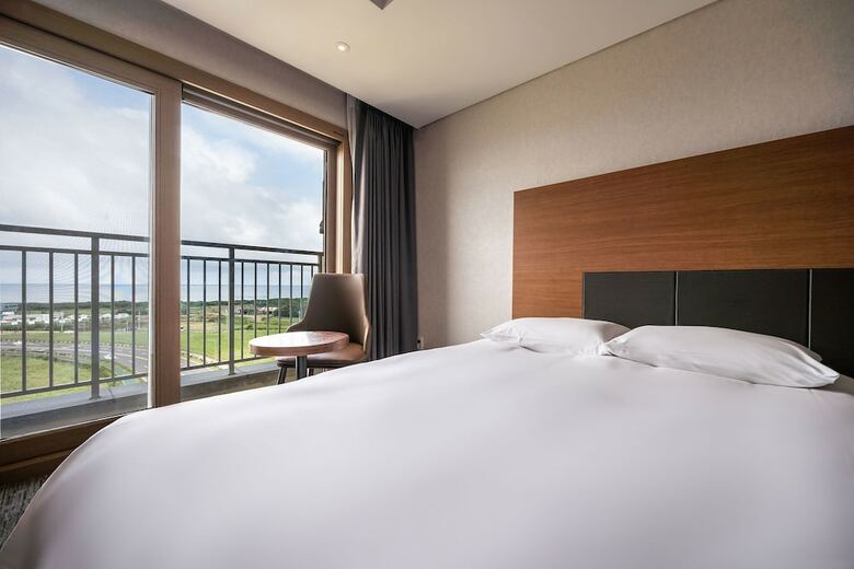 Golden Tulip Jeju Seongsan Hotel