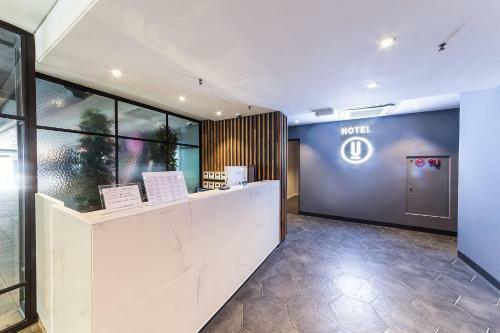 Hotel U