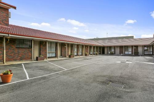 Elm Tree Motel