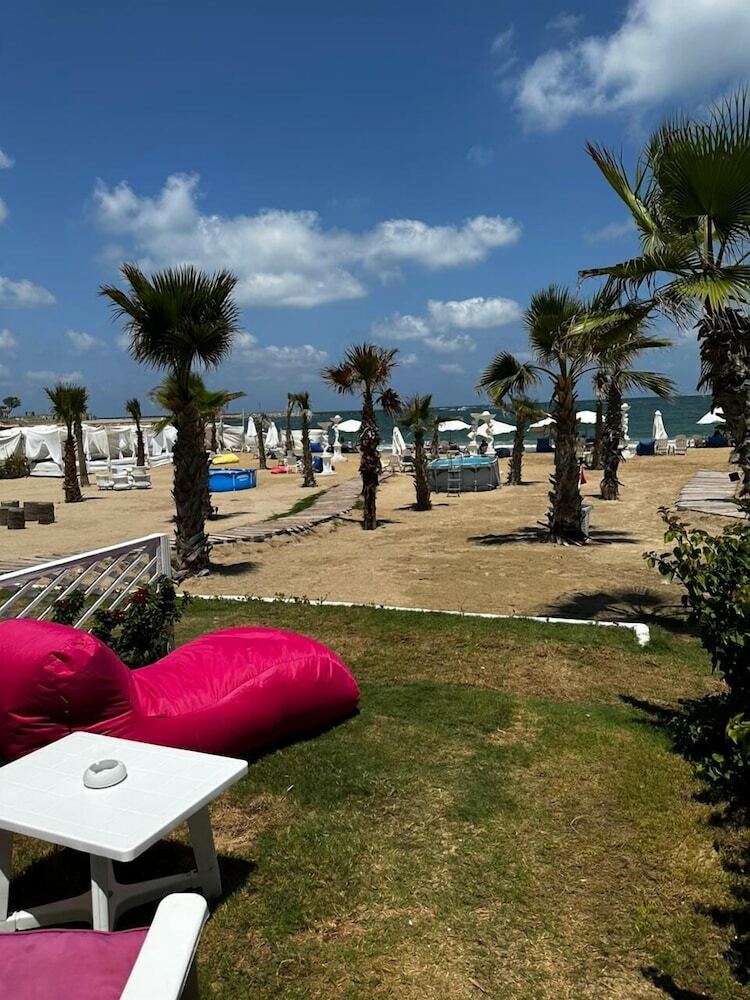 Hotel Paradise Inn Beach Resort