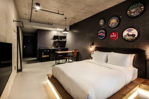 Hotel Snob Boutique Stay