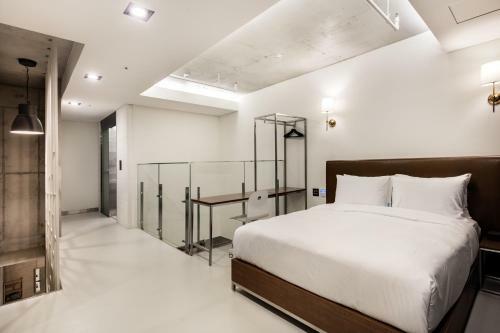 Hotel Snob Boutique Stay