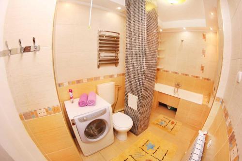 Apartment On Tolebaeva 32