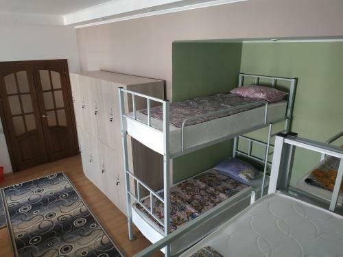 Hostel64
