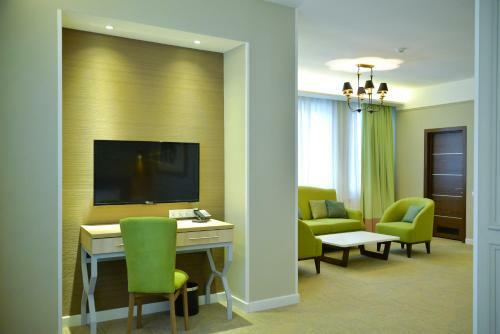 Green Which Hotel