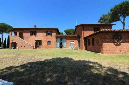 Sant'anastasio Villa Sleeps 24 Pool