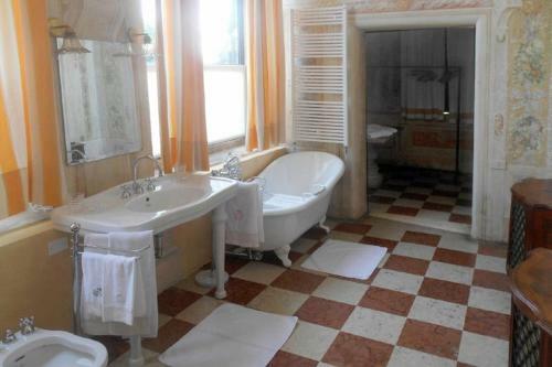 Pralungo Villa Sleeps 8 Air Con