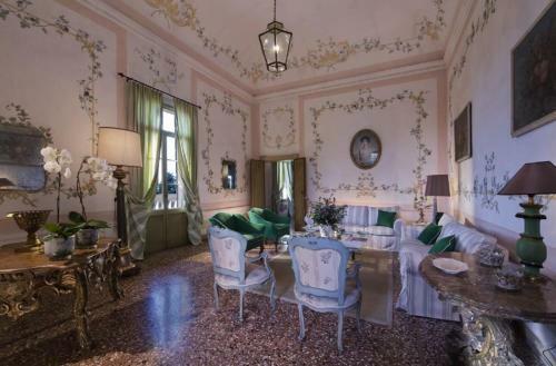 Pralungo Villa Sleeps 8 Air Con