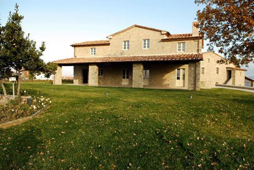 Battifolle-ruscello-poggiola Villa Sleeps 8 Pool