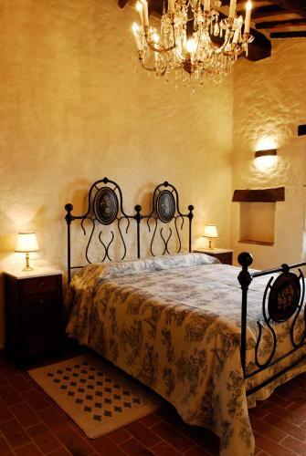 Battifolle-ruscello-poggiola Villa Sleeps 8 Pool