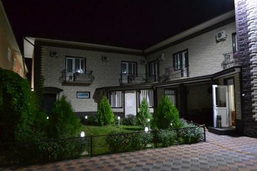 Hotel Gostinitsa Grand