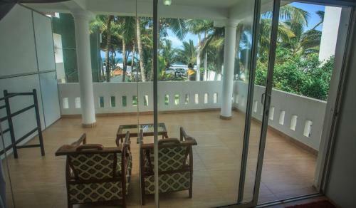Hotel Tharanga Surfing Villa