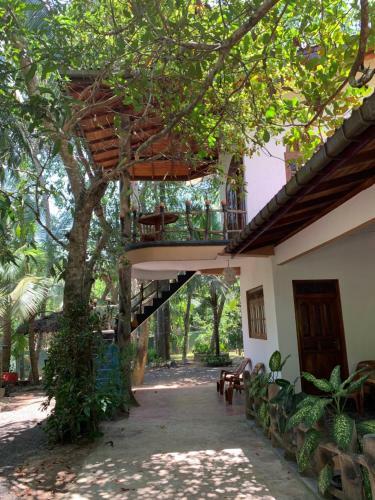 Shadow Lake Villa