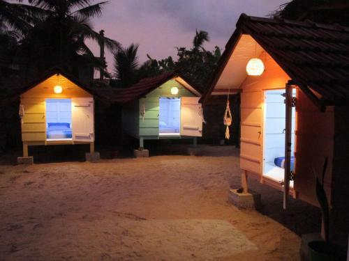 Just Chillin' Beach Hostel