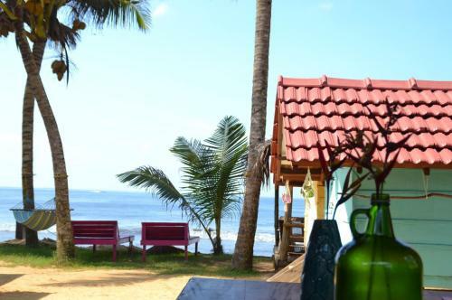 Just Chillin' Beach Hostel