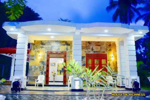 Hostal House Of Richness