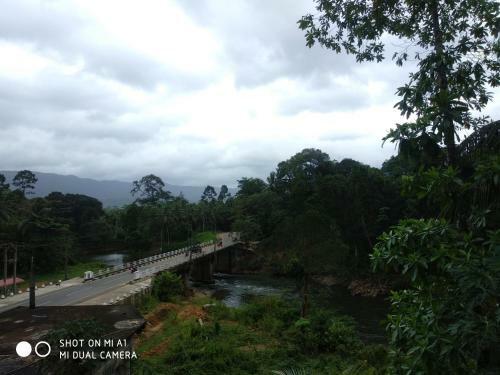 Sinharaja River Face Hotel