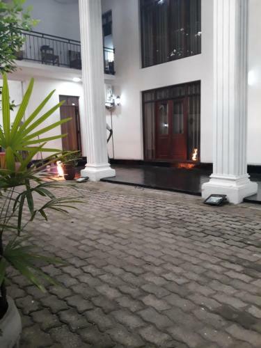 The Kingston Hotel