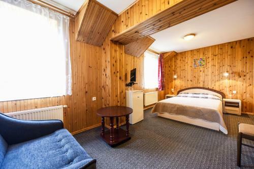Hostal Karkl?s Kopos