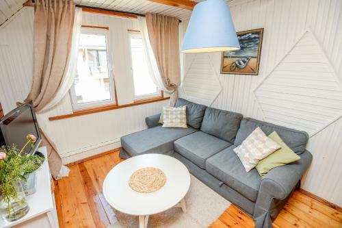 Hostal Holiday House Apartments