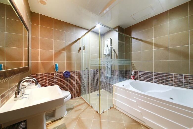 Carlton Hotel