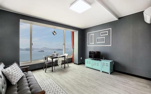Yeosu Blooming Pension