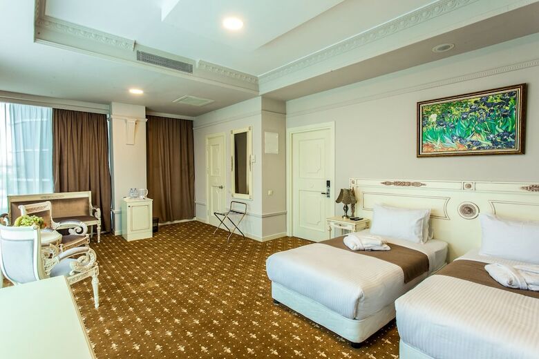 Golden Mir Hotel & Spa