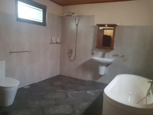 Villa 207/5, Chinthana Road