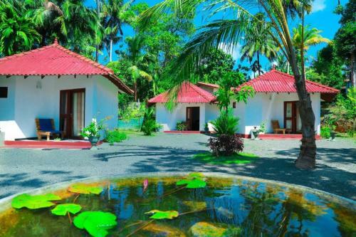 Hostal Bluewhale Lagoon Resort Ahangama