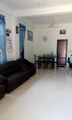 Hostal Beach Guest House Addalaichenai