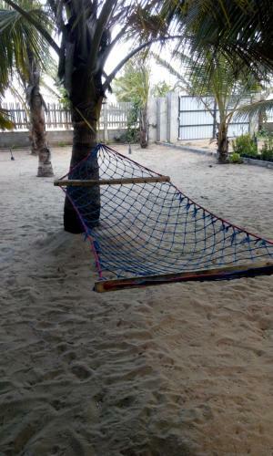 Hostal Beach Guest House Addalaichenai