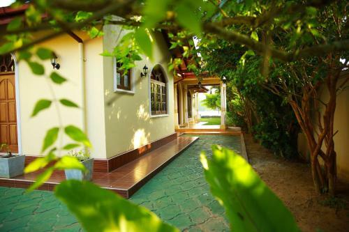 Bentota River Villa