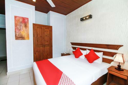Oyo 242 Dhanamuthu Hotel And Banquets