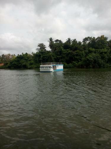 Hotel Tharindu Guest House