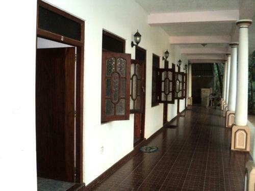 Hotel Tharindu Guest House