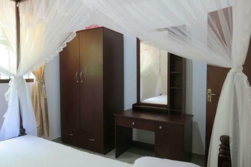 Hotel Three-bedroom Villa