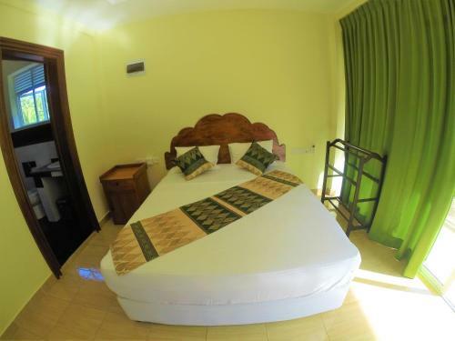 Hotel Pinnawala Reach