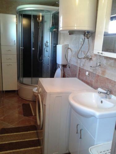 Hostal Apartmani Sobe Sljivancanin