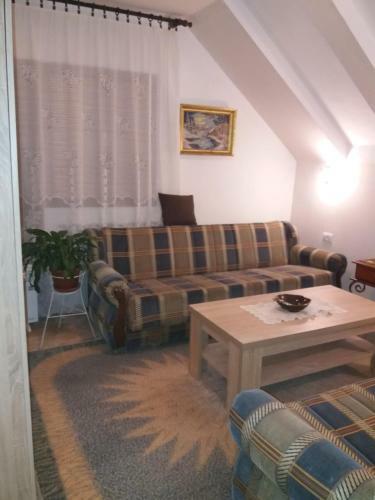 Hostal Apartments Beka