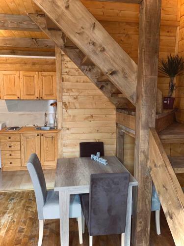 Hostal Apartments "old House Pajovic"