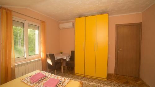 Hostal Cicvaric Rooms