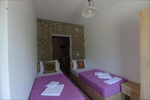 Hostal Apartments Astel
