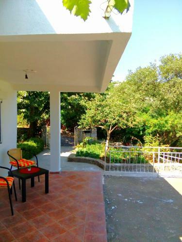 Country House "lipa" Komarno
