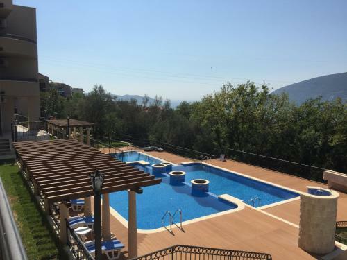 Sea View And Pools Apartments