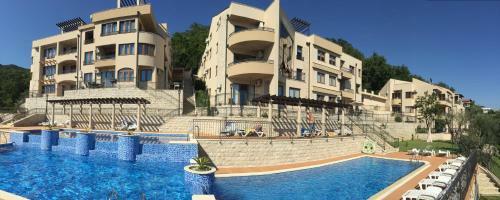 Sea View And Pools Apartments
