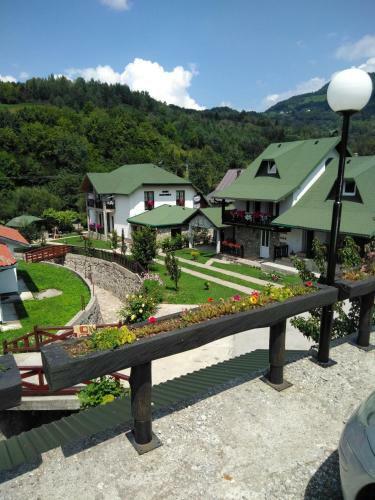 Bed & Breakfast Rooms And Apartments Mirovi?