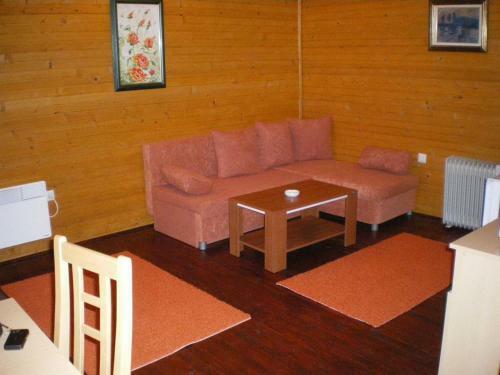 Lodge Paradise Valley Apartments