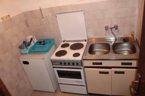 Hostal Guest Accommodation Bakic